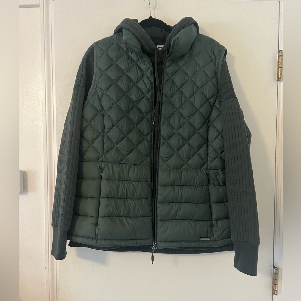 Green quilted hoodie and vest in dark sage green color size XL/XXL (V103/104)